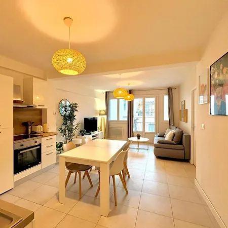 Le Colbert, Spacieux, 4 Chambres, 4 Salles De Bain Apartamento *